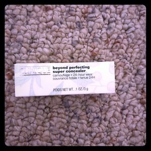 Clinique beyond perfecting super Concealer